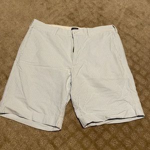 EUC J Crew Gramercy size 32 seersucker shorts